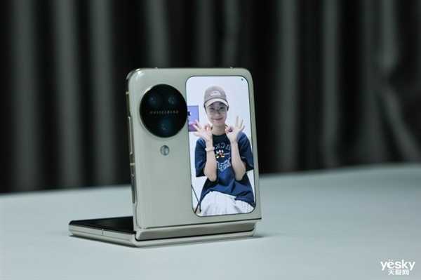 从一枝独秀到百花齐放 聊聊那些让我印象深刻的折叠屏插图23 从一枝独秀到百花齐放 聊聊那些让我印象深刻的折叠屏