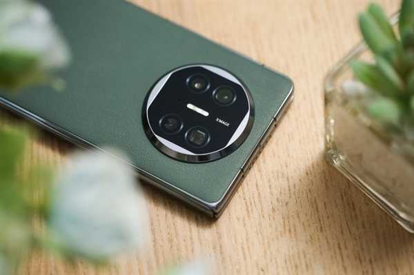 从一枝独秀到百花齐放 聊聊那些让我印象深刻的折叠屏插图17 从一枝独秀到百花齐放 聊聊那些让我印象深刻的折叠屏