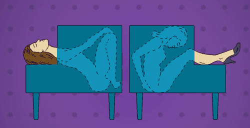 妹子的上半身去哪了！只有大腿在推桌子：过于赛博朋克了