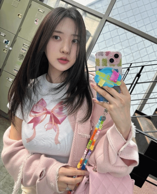 接住泼天流量!女主体模在刚刚ins介绍中加上《星刃》插图4 接住泼天流量!女主体模在刚刚ins介绍中加上《星刃》