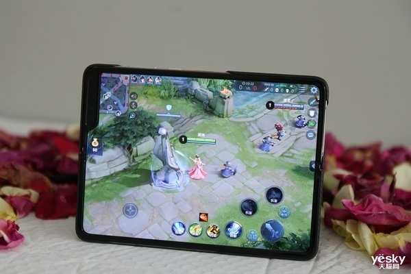 从一枝独秀到百花齐放 聊聊那些让我印象深刻的折叠屏插图3 从一枝独秀到百花齐放 聊聊那些让我印象深刻的折叠屏