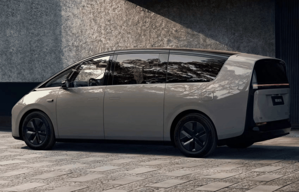 ​理想MEGA，称霸50万+市场还有戏么？