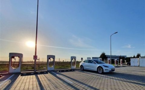 2.7亿人次超8成自驾游 五一公路出行呈五大特点