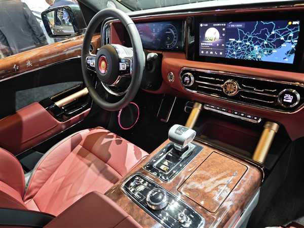 红旗金葵花品牌发布:国雅、国礼、国耀三车齐亮相插图11 红旗金葵花品牌发布:国雅、国礼、国耀三车齐亮相