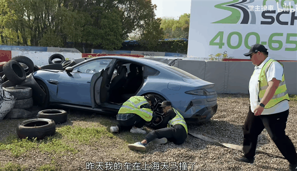 小米SU7赛道首撞 第一视角感受下:气囊爆开 挡风玻璃碎裂插图3 小米SU7赛道首撞 第一视角感受下:气囊爆开 挡风玻璃碎裂