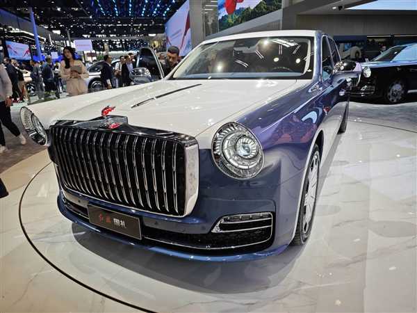 红旗金葵花品牌发布:国雅、国礼、国耀三车齐亮相插图3 红旗金葵花品牌发布:国雅、国礼、国耀三车齐亮相