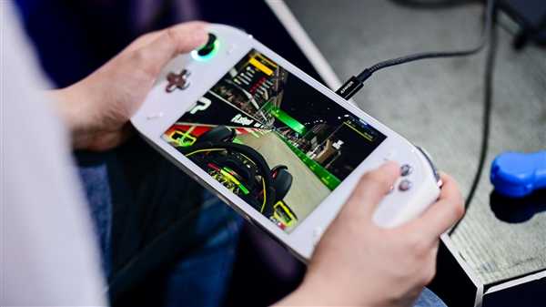 全球第二款酷睿Ultra掌机AOKZOE A2 Ultra发布:20W稳定高清60帧插图3 全球第二款酷睿Ultra掌机AOKZOE A2 Ultra发布:高清稳定60帧