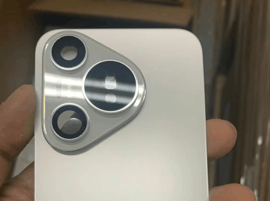 全国多地网友抢先预订华为Pura 70!华为Mate之父李小龙:就要来了插图 全国多地网友抢先预订华为Pura 70!华为Mate之父李小龙:就要来了