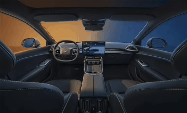 800V+双电机！极狐全新中级轿车阿尔法S5上市：售19.98万起