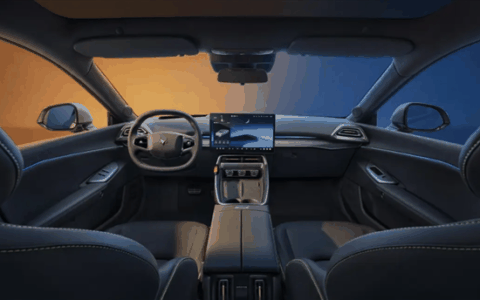 环抱式设计+赛车座椅！极狐阿尔法S5内饰官图发布