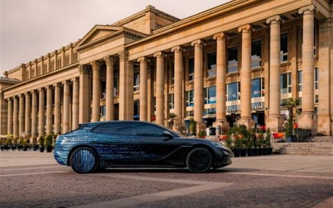 比亚迪腾势“帕拉梅拉”国外路试实测：一堆老外纷纷围观