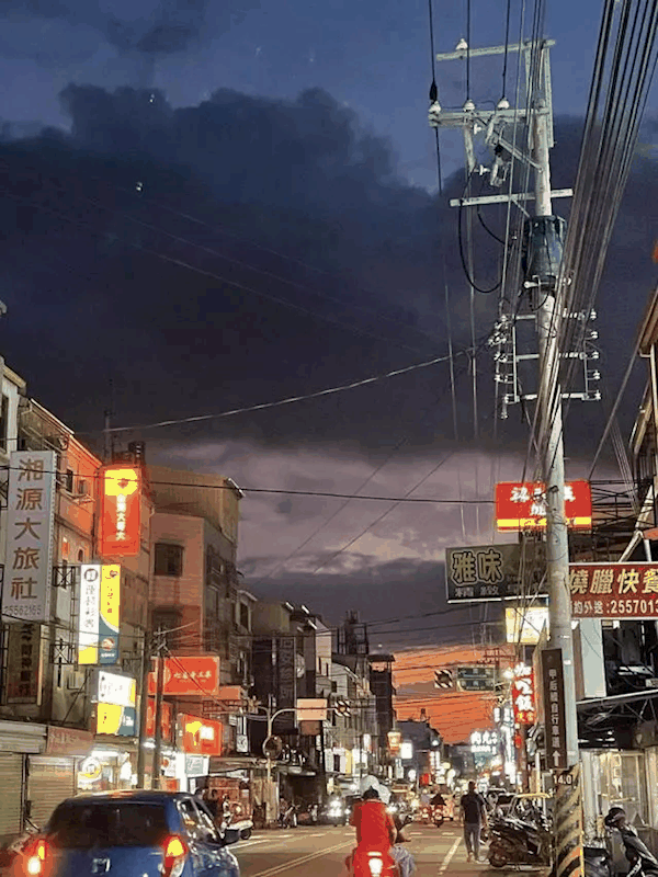 我国台湾7.3级强震前 网上惊现“天空异象”照片：专家解读