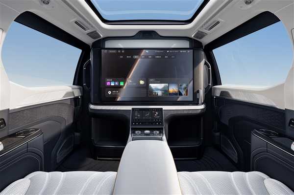 名为“光辉” 极氪009四座版推出:价值50万的椅子装了两把插图3 名为“光辉” 极氪009四座版推出:价值50万的椅子装了两把