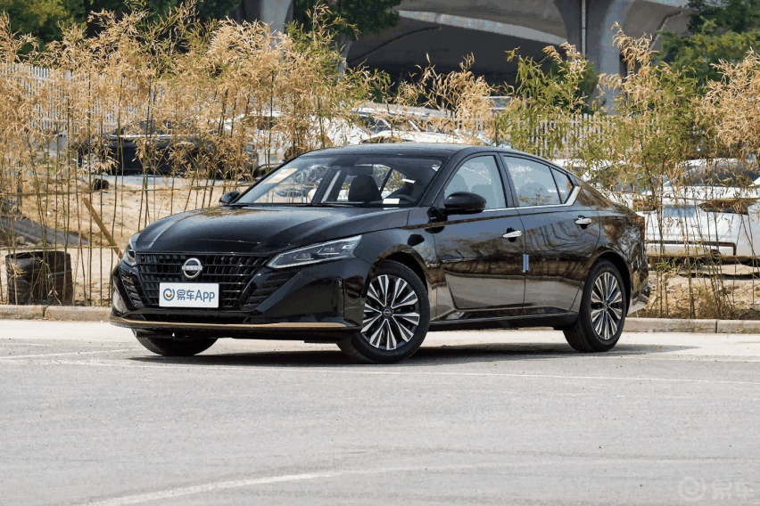 天籁20周年黑金版来袭！整车焕新，高级感十足！