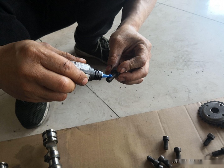 烧机油成往事，大修焕新生！这辆老奥迪A6L重获青春，再现风采！插图1