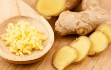 生姜贴肚脐贴多长时间?生姜贴肚脐眼可以贴一晚上吗插图 生姜贴肚脐贴多长时间1