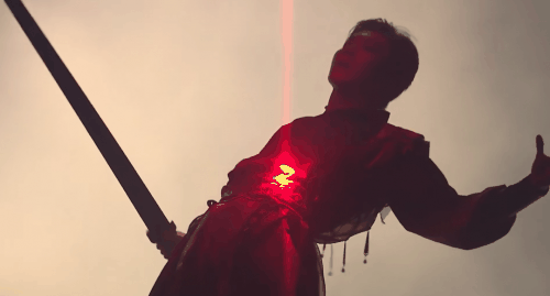 刚满周岁的《星铁》，为什么决定烧钱让玩家“爽”？