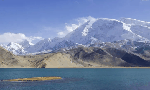 2024年6月份去新疆旅游好吗?6月份去新疆旅游穿什么衣服合适