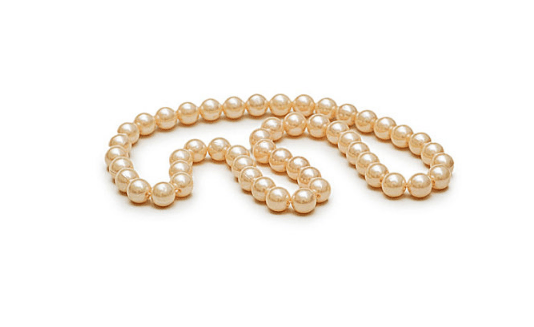 珍珠项链是白色的好还是粉色的好?珍珠项链白色和粉色哪个好看