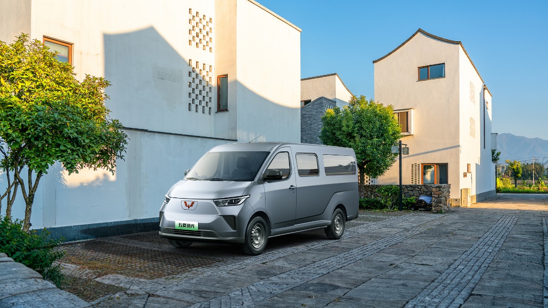 7.38万元起,五菱扬光客车版上市插图2 7.38万元起,五菱扬光客车版上市