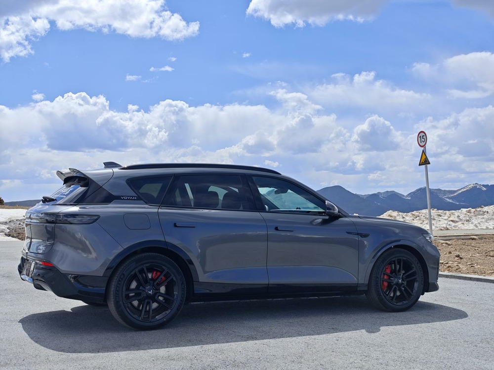 尽享驾趣体验和318美景：最美公路旅行家岚图FREE 318试驾报告