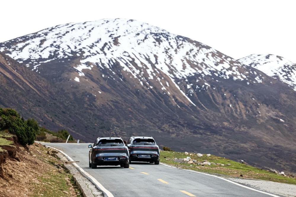 尽享驾趣体验和318美景：最美公路旅行家岚图FREE 318试驾报告