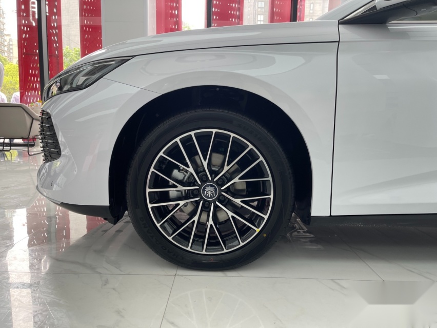 预计12万元起，填补秦PLUS和汉之间的空白？比亚迪秦L实拍插图3