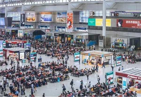 为什么说五一火车上的大学生强得可怕 连续39小时无座