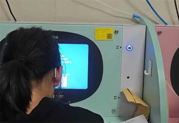 家长为什么占用医院雾化机 让自家孩子写作业