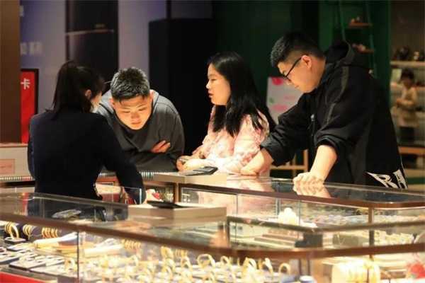 金价下跌了吗 目前跌至近一个月低点插图 金价下跌了吗