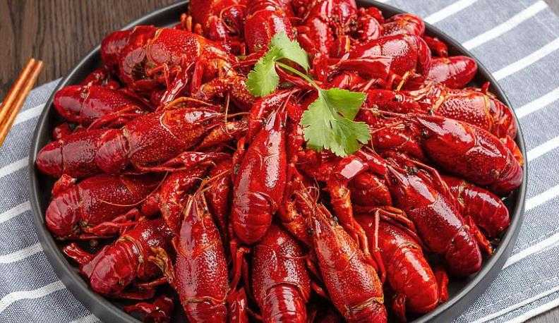 建议一次食用小龙虾不超10只 过量食用会给身体带来负担