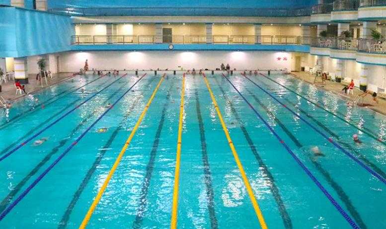 游泳馆回应多名员工喝泳池水 只为证明水是安全的