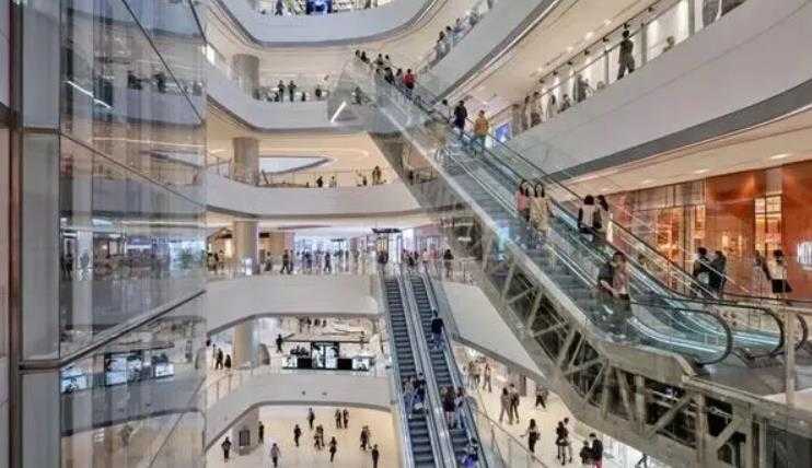 武汉知名商场商户遭搬空损失千万 还被追缴数百万费用