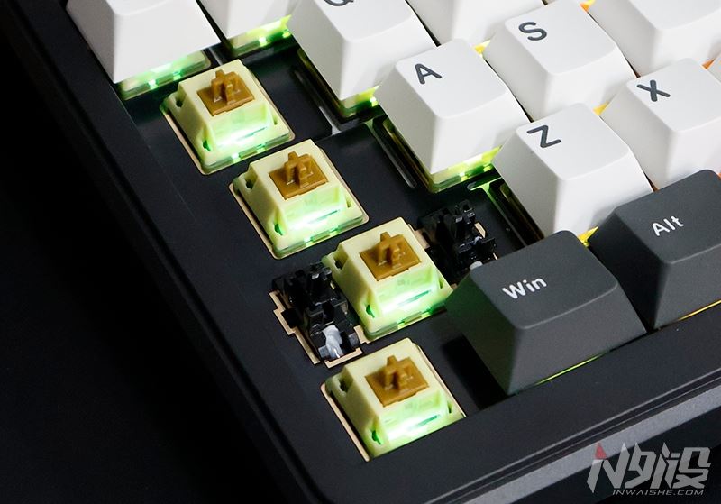 飞鱼轴版开售 黑爵AK820 MAX三模机械键盘拆解评测插图7