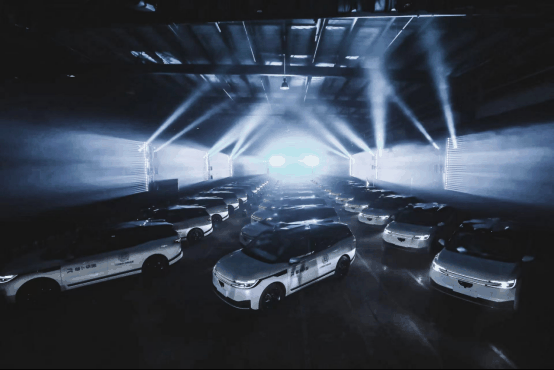 百度最强无人车!仅需20万 迈巴赫级体验 明年就能赚钱插图12 百度最强无人车!仅需20万 迈巴赫级体验 明年就能赚钱