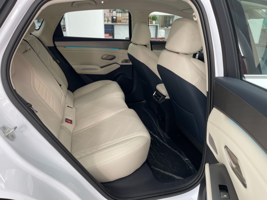 预计12万元起，填补秦PLUS和汉之间的空白？比亚迪秦L实拍插图10