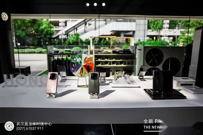 全新 Panamera 亮相武汉盘龙保时捷中心插图7 全新 Panamera 亮相武汉盘龙保时捷中心插图7