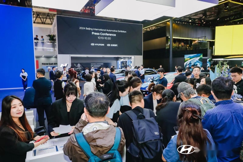 全系8AT+27项ADAS，终端12万的索纳塔卷价格更卷价值