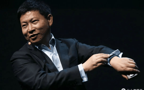 华为核心高管余承东卸任 CEO 职务，新任接棒者为何刚