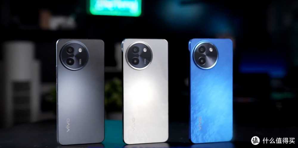 手机平板 篇十：vivo最薄的6000mAh手机(Y200i)，旗舰同款星环镜组，6000mAh加44W