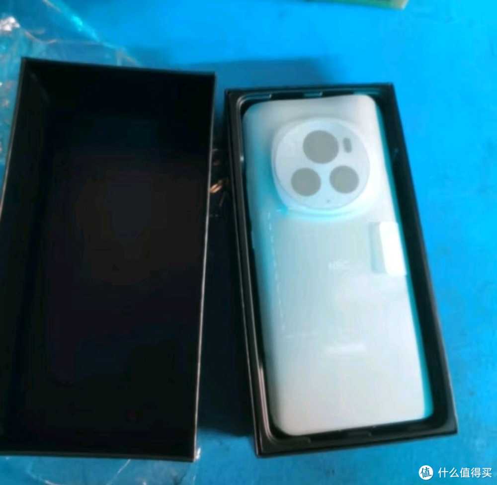 荣耀手机，年轻人的时尚新宠！