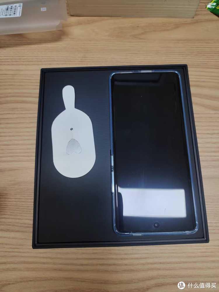 vivo X100 Pro：蓝晶设计搭配天玑9300，快充与摄影的完美结合