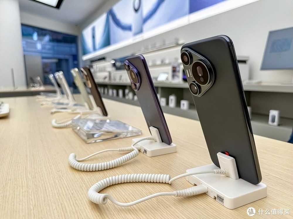同样是华为旗舰手机，为啥Pura70不如Mate60火？对比下就不奇怪了