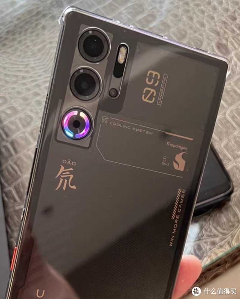 全面屏旗舰游戏手机插图2 全面屏旗舰游戏手机