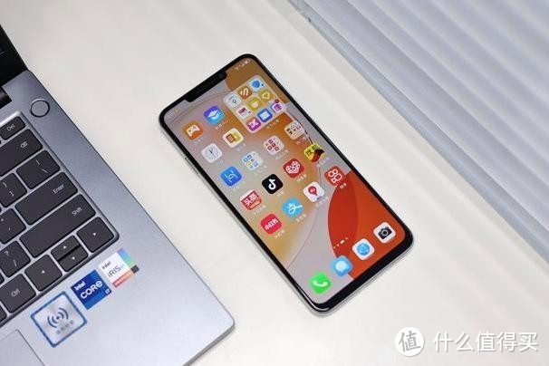 华为干翻千元市场,7000mAh+6.95英寸大屏+鸿蒙,才卖1157元!插图3 华为干翻千元市场,7000mAh+6.95英寸大屏+鸿蒙,才卖1157元!