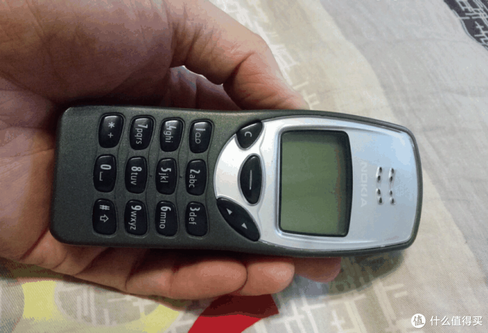 没想到！诺基亚复刻经典机型居然火速售空，仅售379元，你会买吗