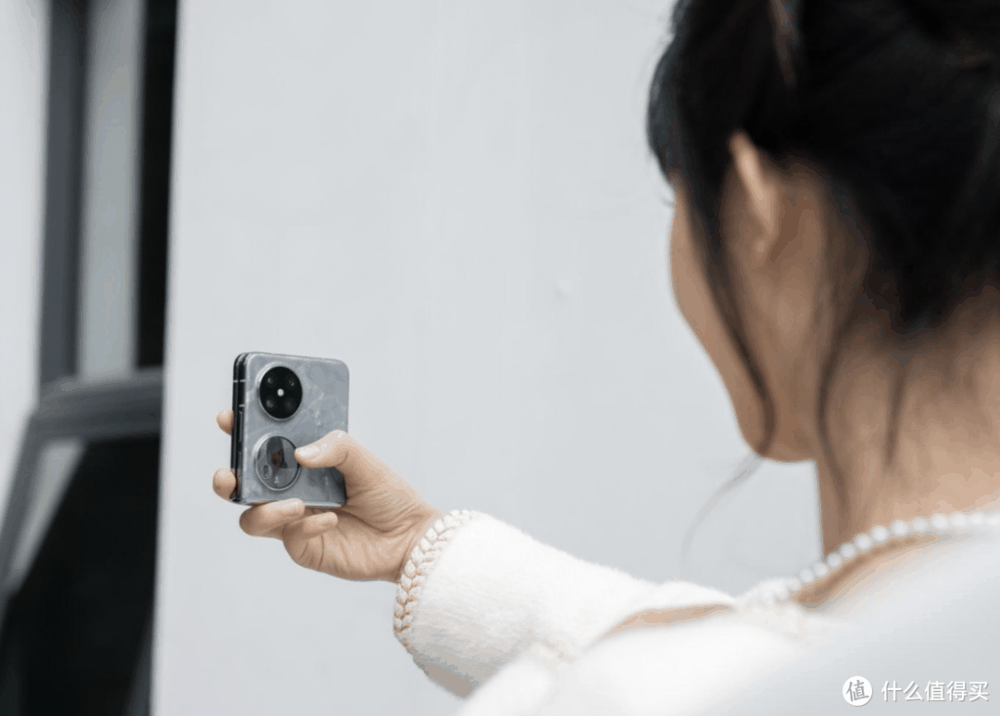 618 华为Pocket 2迎HUAWEI Care+感恩好礼 全新鸿蒙升级小折叠交互体验插图3 618 华为Pocket 2迎HUAWEI Care+感恩好礼 全新鸿蒙升级小折叠交互体验