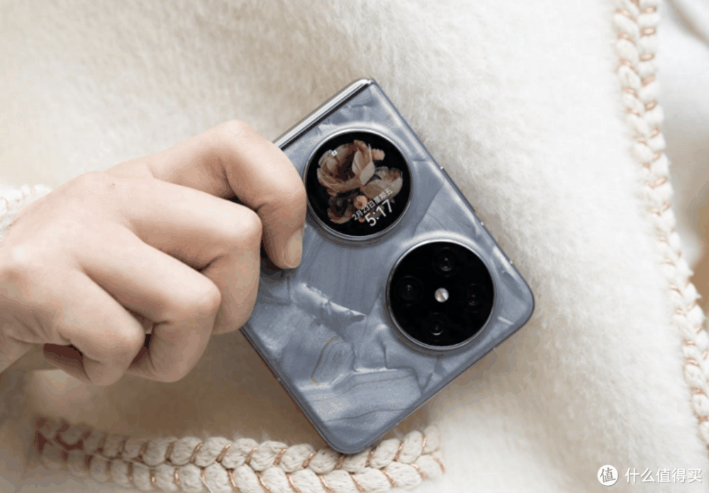 618 华为Pocket 2迎HUAWEI Care+感恩好礼 全新鸿蒙升级小折叠交互体验插图1 618 华为Pocket 2迎HUAWEI Care+感恩好礼 全新鸿蒙升级小折叠交互体验