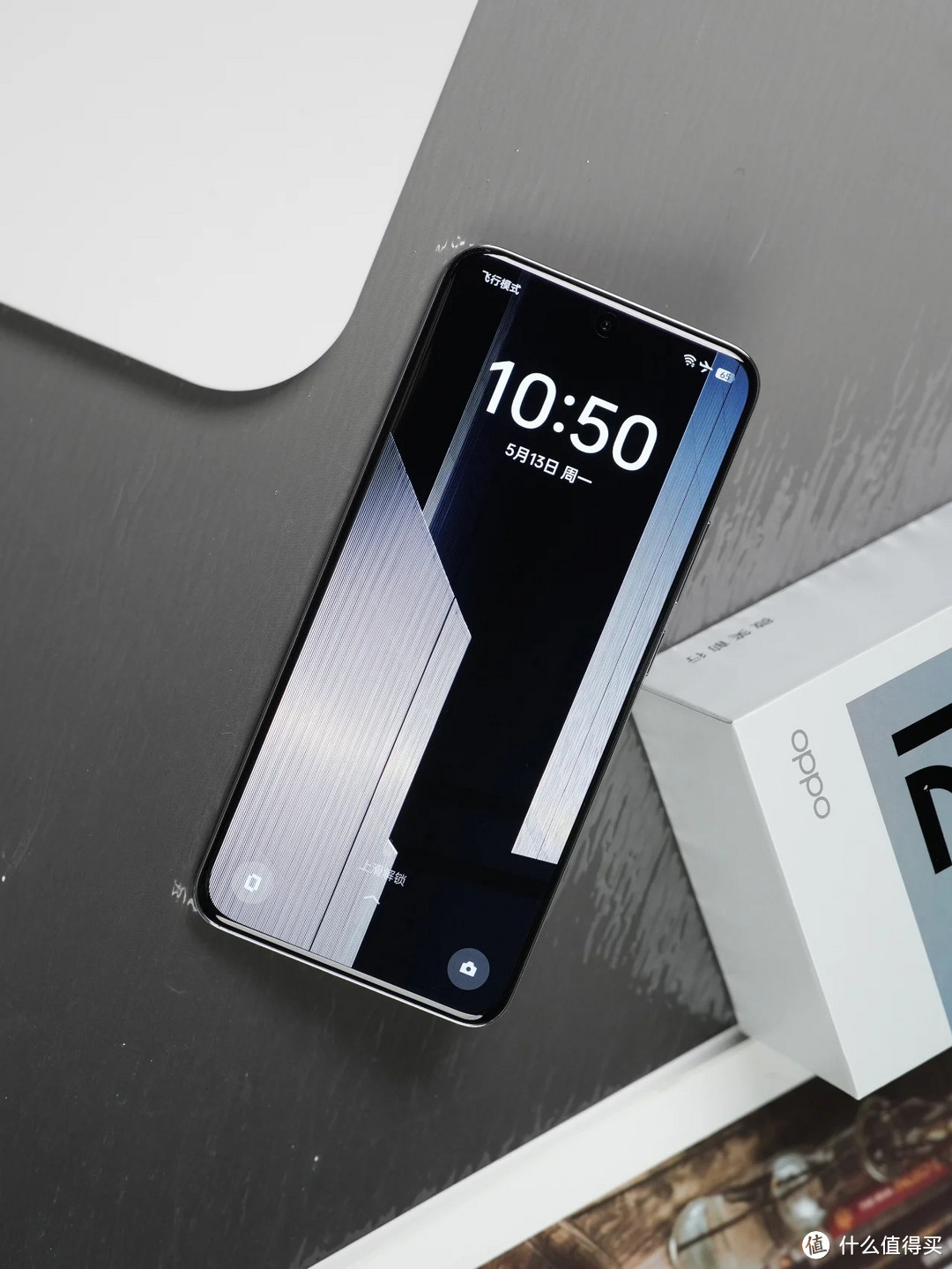 OPPO Reno12:液态金属视觉与四曲柔边直屏插图2 OPPO Reno12:液态金属视觉与四曲柔边直屏