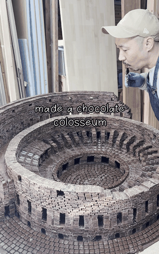 日本老哥还原罗马角斗场：每块石头都很好吃！